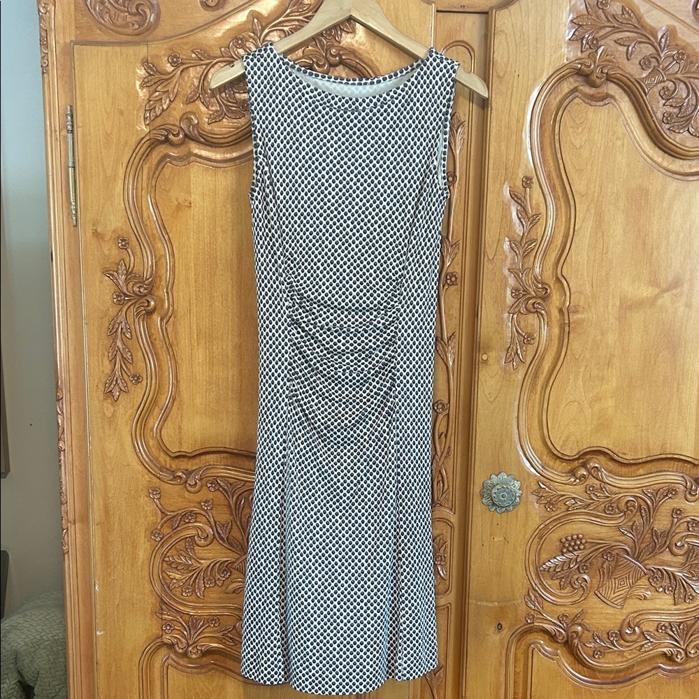 Elegant Navy and White Sleeveless Dress